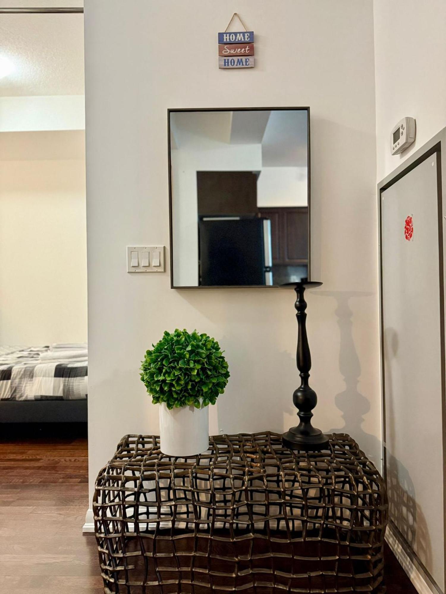 Precious 2br Den In The Heart Of Toronto